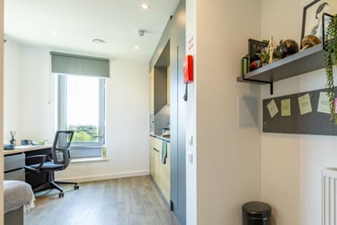 Platinum Skyline Studio - Image 8